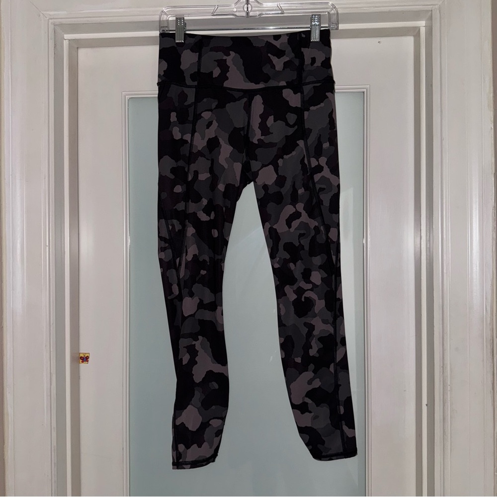 Athleta Lightning Camo 7/8 Tight
